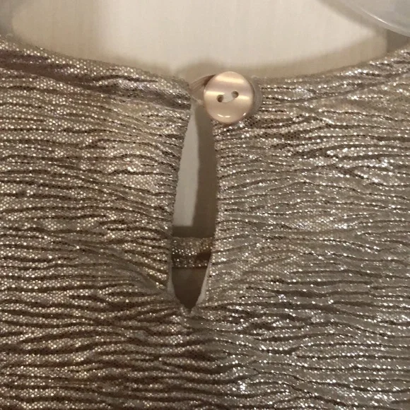 🐇🐣Easter Dress Little girls foil gold dress with tulle bottom - Picture 9 of 11